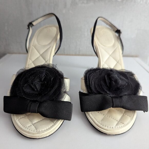 CHANEL Camellia Black Bow Ivory Leather Heels Shoes Slide Slingback Sandals - Picture 6 of 16